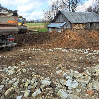 Kelio remontas ir birių medžiagų pristatymas